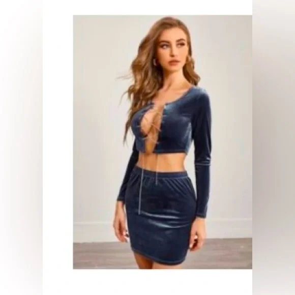 Lace up front crop velvet top skirt set